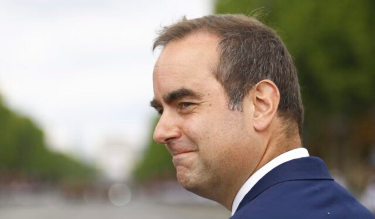 Macron znovu vymenoval Lecornua za premiéra, Francúzsko zostáva v politickej kríze