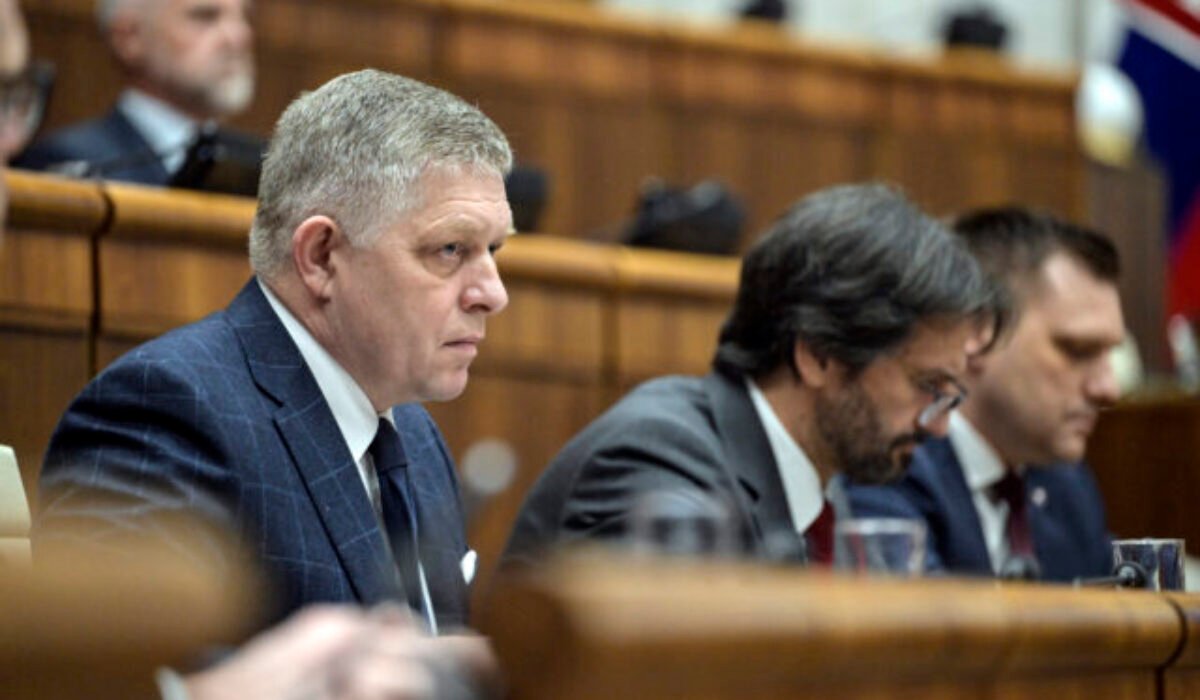Kaliňák potvrdil plnú podporu Ficovi, na čele Smeru nemá podľa ministra obrany konkurenciu