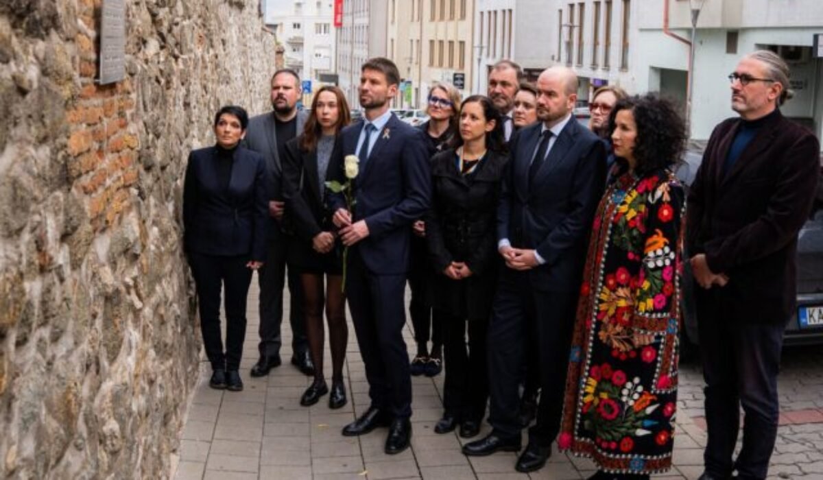 Šimečka: Výročie útoku na Tepláreň nám musí pripomínať, kam vedú nenávistné slová – FOTO
