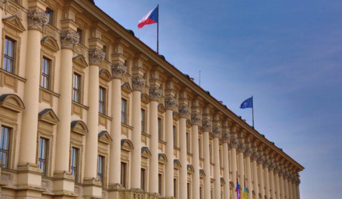 Potenciálny šéf českej diplomacie Filip Turek sa v minulosti vyhrážal zamestnancovi ambasády šibenicou