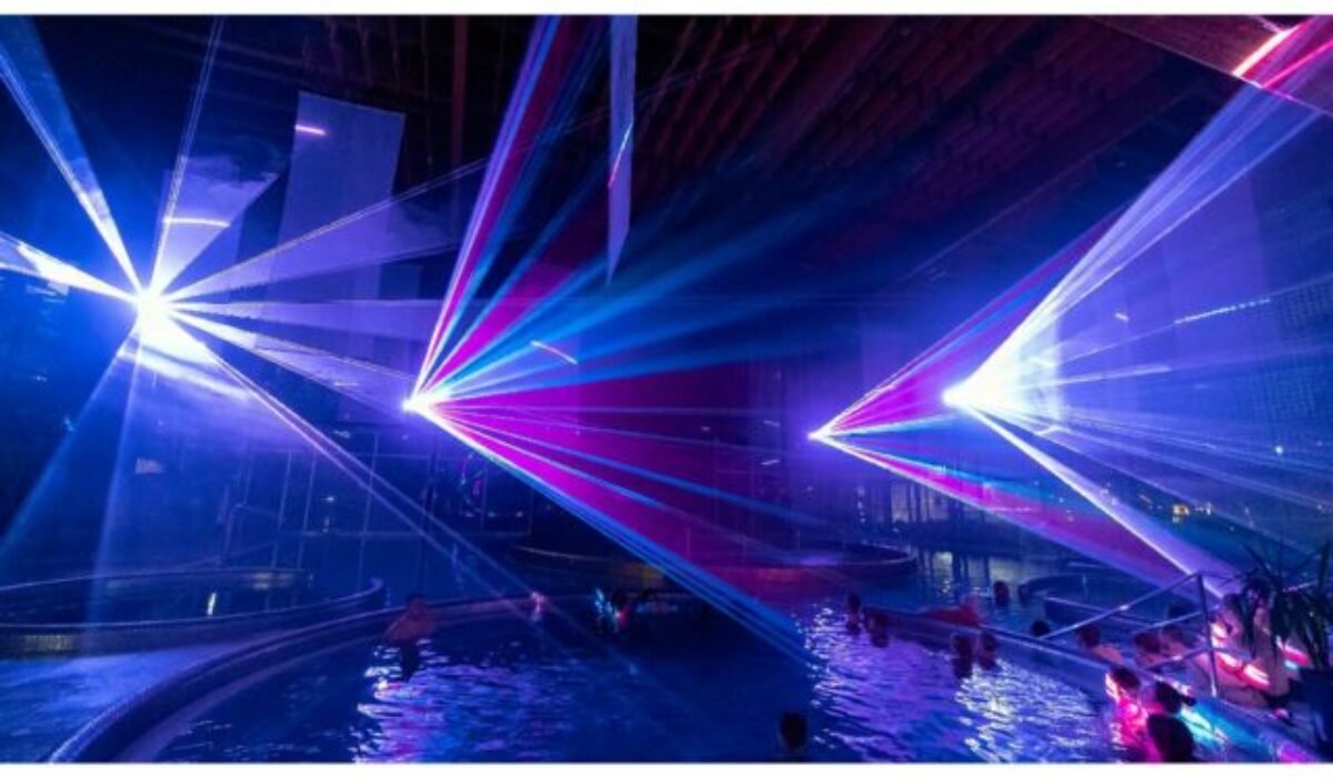 Halloweenska párty v AquaCity Poprad: večerné kúpanie, DJ a laserová show v srdci Tatier