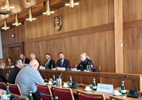 Maškarová prešla vypočutím na brannobezpečnostnom výbore, pýtali sa jej aj na čurillovcov
