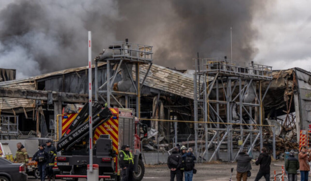 27606_russia_ukraine_war_28270-640x420.jpg Ruské útoky si vyžiadali štyri obete a desiatky zranených, zasahovať museli aj hasiči