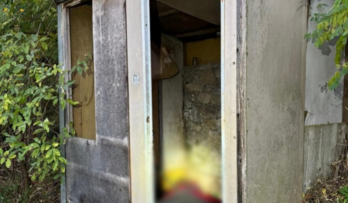 27625_domcek2.jpg Polícia riešila tragický nález v Bratislave, v záhradnom dome Pri Bielom kríži objavili mŕtveho muža