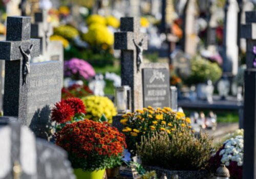 Cintoríny v Prešove budú počas Dušičiek otvorené nonstop, polícia a mesto majú pre ľudí niekoľko odporúčaní