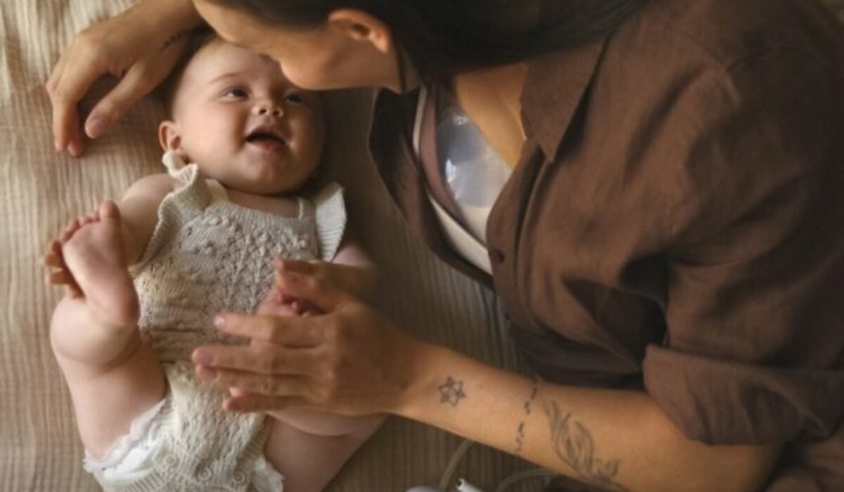 Polovica matiek si želá viac pomoci, polovica otcov sa cíti kritizovaná – čo hovorí prieskum o rodičovstve?