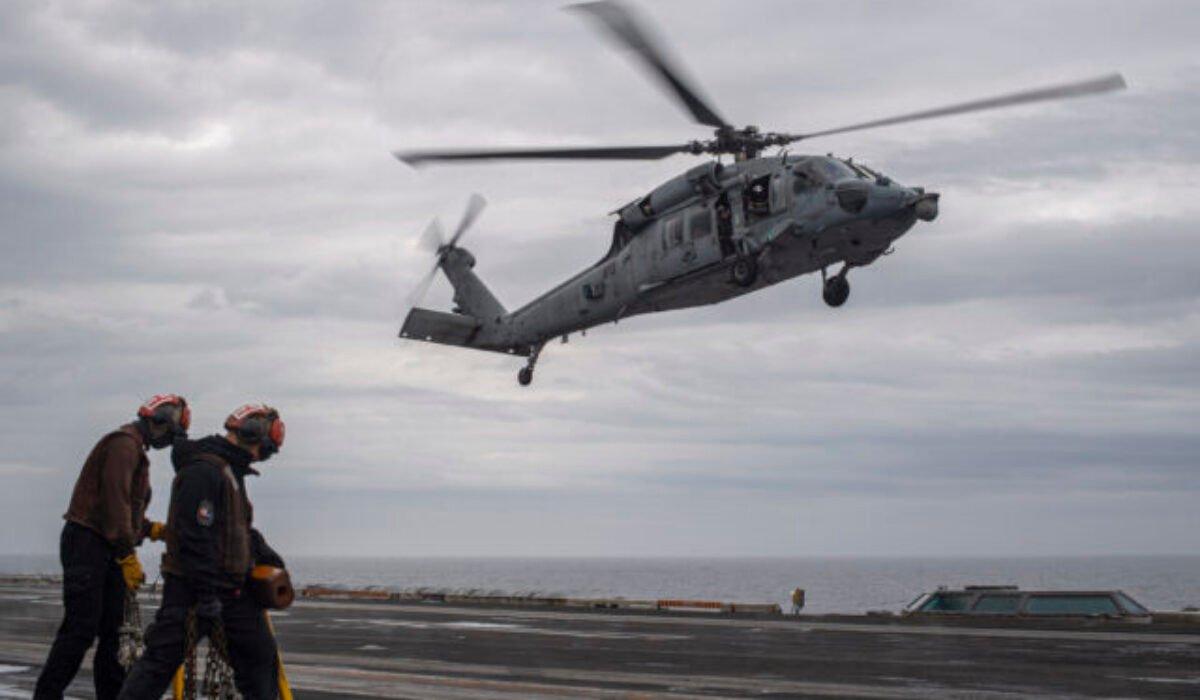 27703_us_asian_allies_89803-640x420.jpg Do Juhočínskeho mora sa zrútil americký vrtuľník a stíhačka