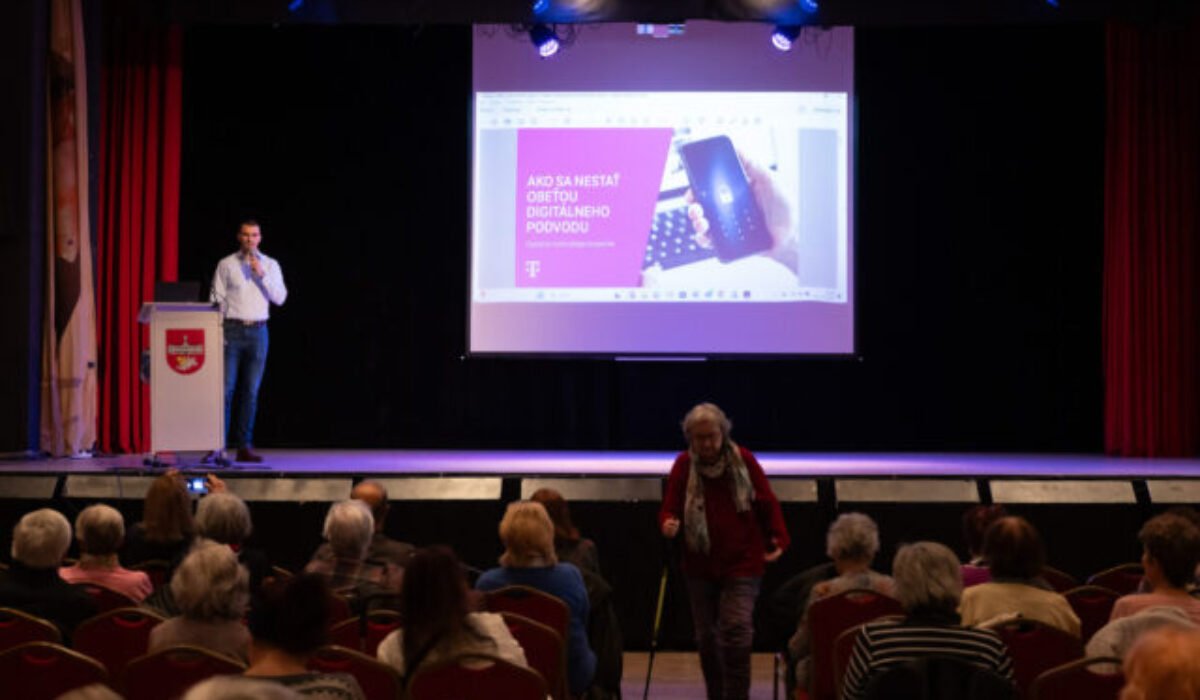 Telekom v októbri rozbieha sériu osvetových aktivít na zvýšenie bezpečnosti seniorov v digitálnom prostredí. V grantovom programe Zrelí na dobu digitálnu podporí projekty sumou 65 000 eur