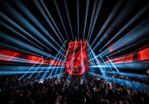 Zvedavosť spojila umenie, technológie a víziu bezdymovej budúcnosti: Večer Sensorium Worlds v Miláne ukázal silu kreatívnej spolupráce IQOS Curious X a SELETTI