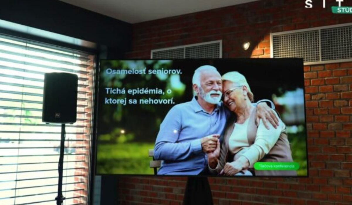 27759_dr.max-osamelost-seniorov-640x420.jpg Osamelosť seniorov je tichá epidémia. Kto ju zastaví?