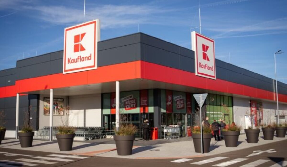 Kaufland v Košiciach otvoril modernú predajňu so zelenou strechou a dažďovými záhradami
