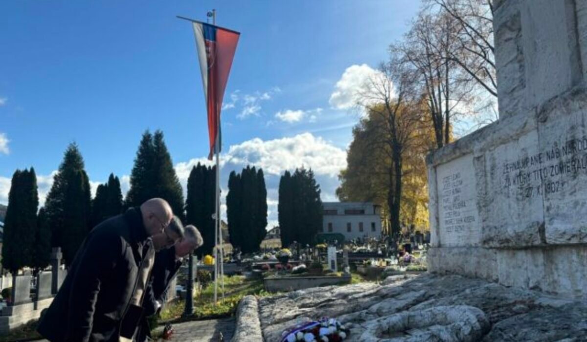Slovensko a Česko spoločne odhaľujú nové pamätníky padlým vojakom – FOTO