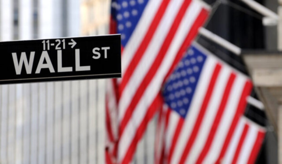 Americké akciové trhy klesli