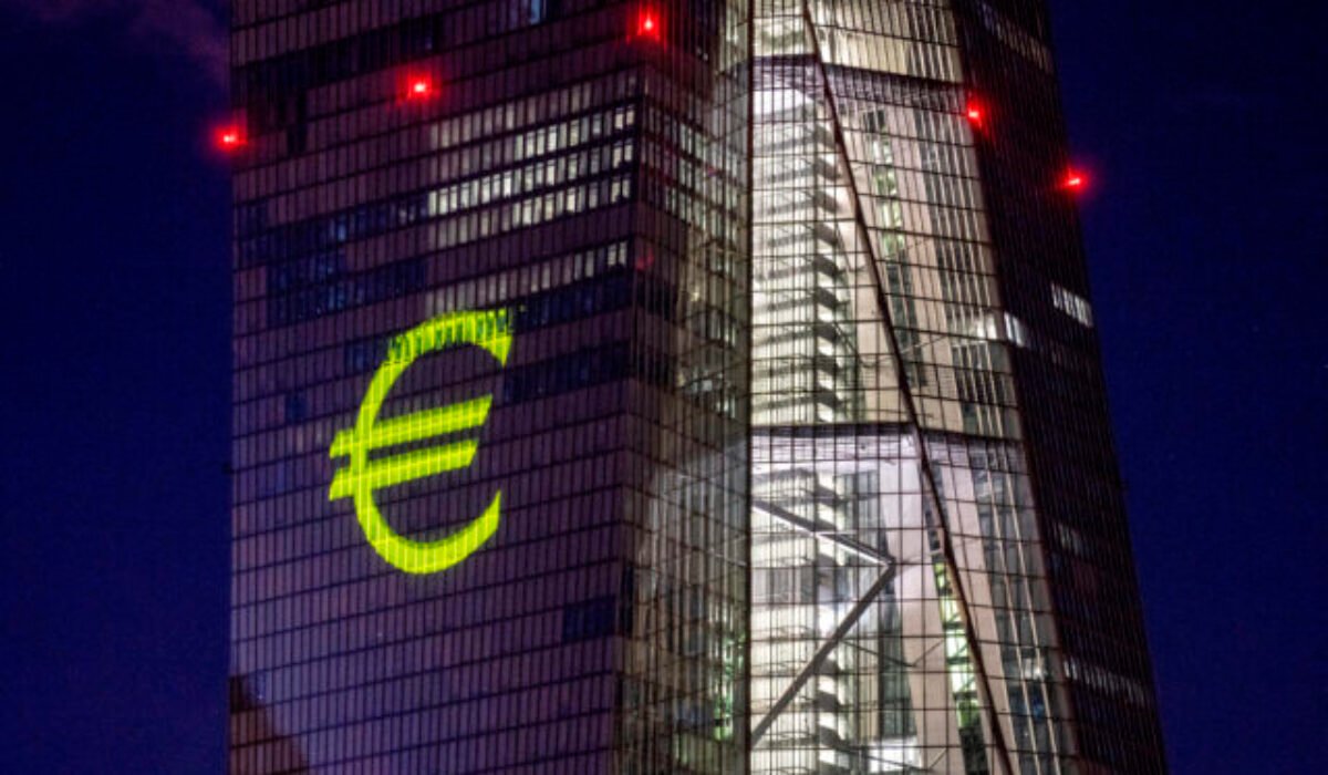 27961_europe_economy_18532-45fe7e78527748b2aa87167f695cdb2a-640x420.jpg Medziročná inflácia v eurozóne sa v októbri zmiernila