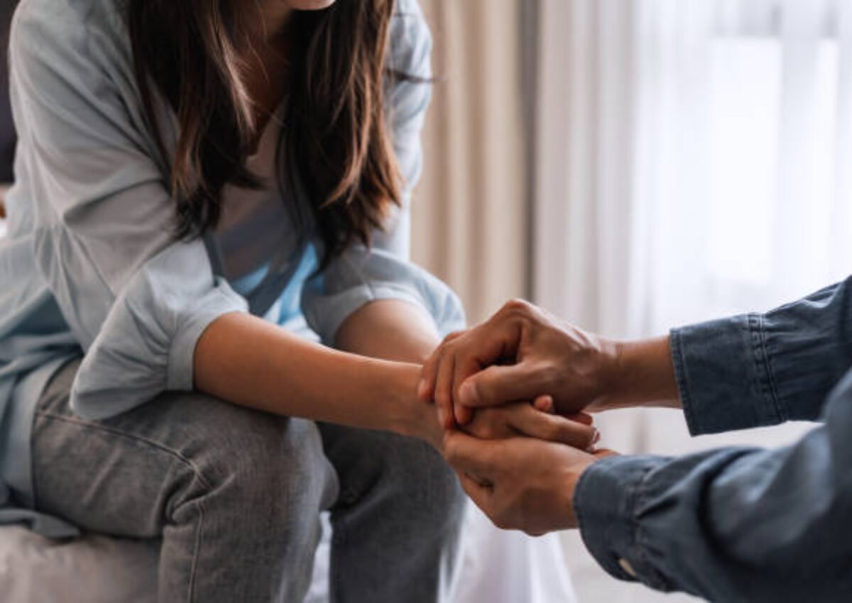 Ako zvládnuť smútok vo vzťahu: keď sa srdcia učia znova dýchať