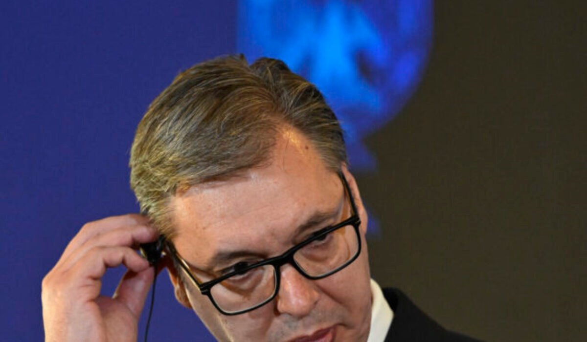 28012_671799725b1f2994761181-640x420.jpg Desaťtisíce Srbov si pripomenuli pád strechy stanice v Novom Sade, ktorý zabil 16 ľudí