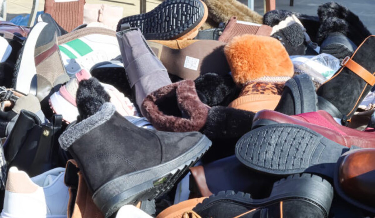 28020_gettyimages-2201099195-640x420.jpg Košické Jesenné Topánkobranie odštartuje v pondelok, dobročinná zbierka potrvá do piatka