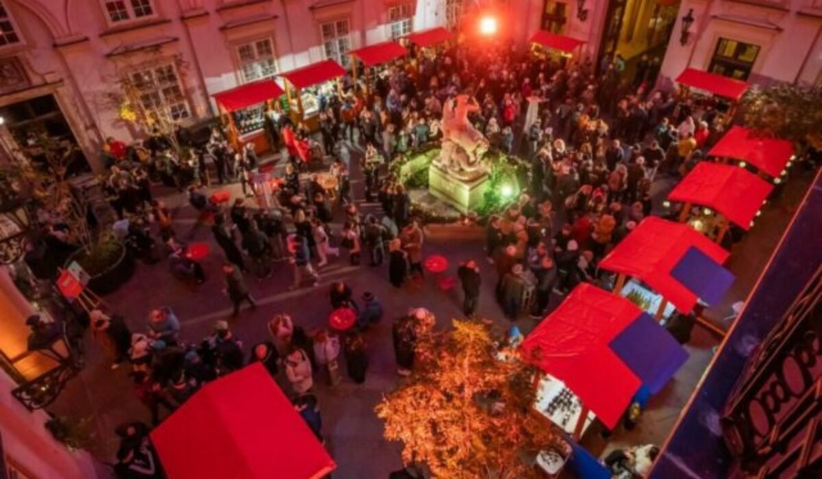 Bratislava opäť ožije vôňou vína, populárny festival sa vracia na nádvorie Primaciálneho paláca – FOTO