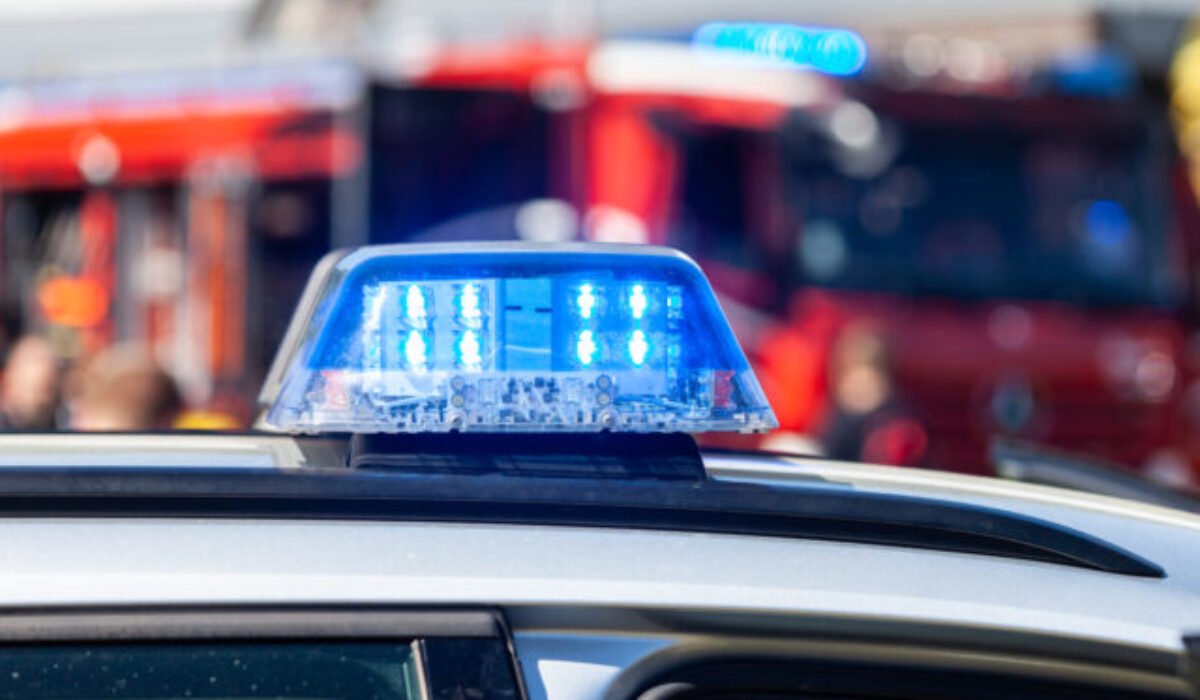 Muž vo Francúzsku autom úmyselne vrazil do chodcov a cyklistov, desiatich zranil