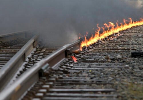 Légia Slobody Ruska spálila desiatky lokomotív ruských nákladných vlakov