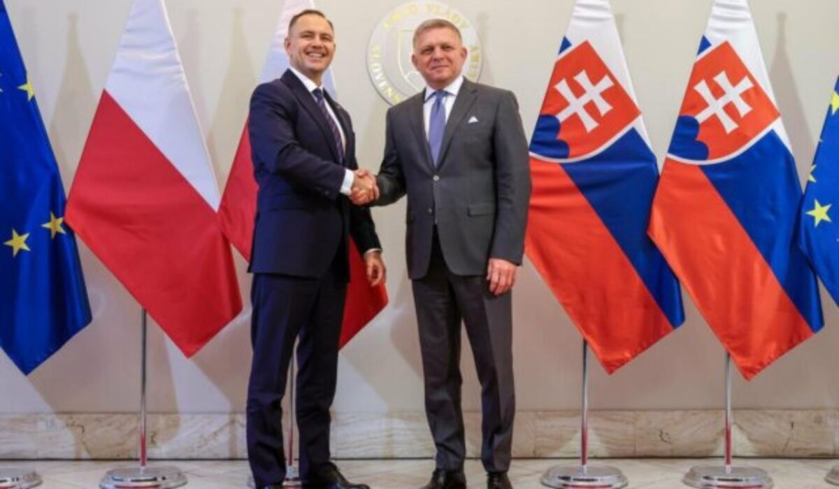 Nawrocki zablahoželal Ficovi k vylúčeniu Smeru z PES, premiér označil stretnutie za konštruktívne – FOTO