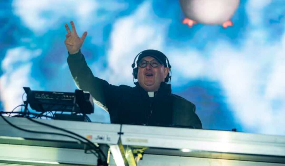 Kresťanský dídžej Padre Guilherme prilákal do centra Košíc viac ako 25-tisíc návštevníkov – VIDEO, FOTO