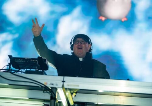 Kresťanský dídžej Padre Guilherme prilákal do centra Košíc viac ako 25-tisíc návštevníkov – VIDEO, FOTO