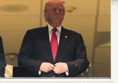 Trump udelil milosť viac ako 70 ľuďom obviňovaným z pokusu o zmarenie volieb z roku 2020