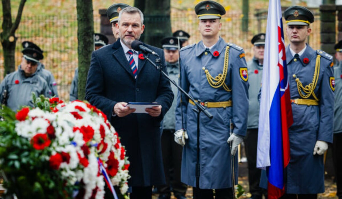 Súčasný svet vykazuje nebezpečné paralely s predvojnovým obdobím, Pellegrini si uctil vojnových veteránov – VIDEO