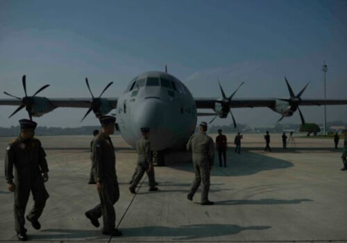 V Gruzínsku sa zrútilo turecké vojenské lietadlo s 20 ľuďmi cestou z Azerbajdžanu