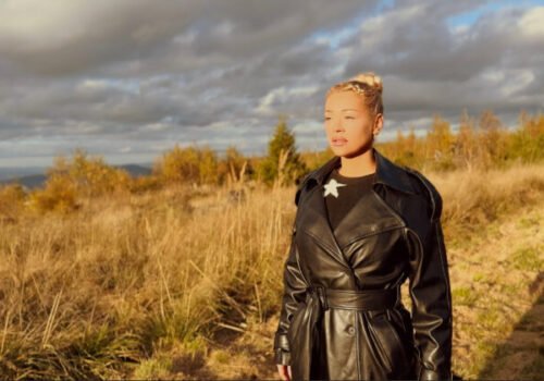 Lucia Gibarti má debutový album GIBARTI a k jednej z najintímnejších piesní vydala aj videoklip – VIDEO