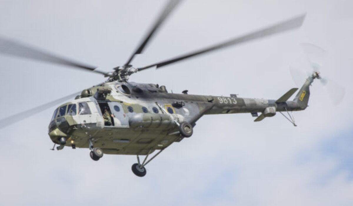 Ukrajinci dronom zostrelili vrtuľník Mi-8 na ruskom území