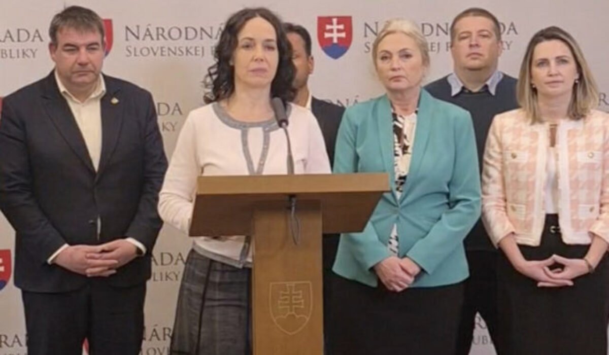 Postavili ste sa proti samotným odkázaným ľuďom, reaguje Tomášovo ministerstvo na vyjadrenia KDH – VIDEO