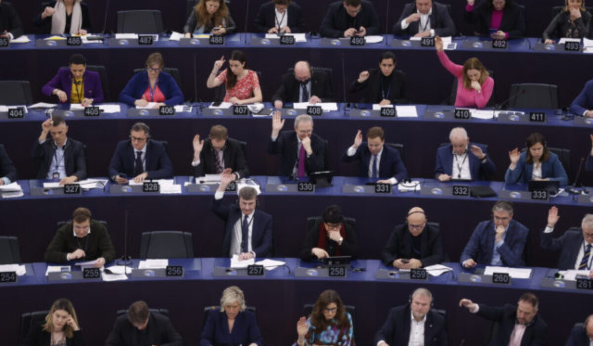 Poslanci europarlamentu žiadajú vytvoriť vojenský Schengen, chcú posilniť Európu voči potenciálnej ruskej agresii