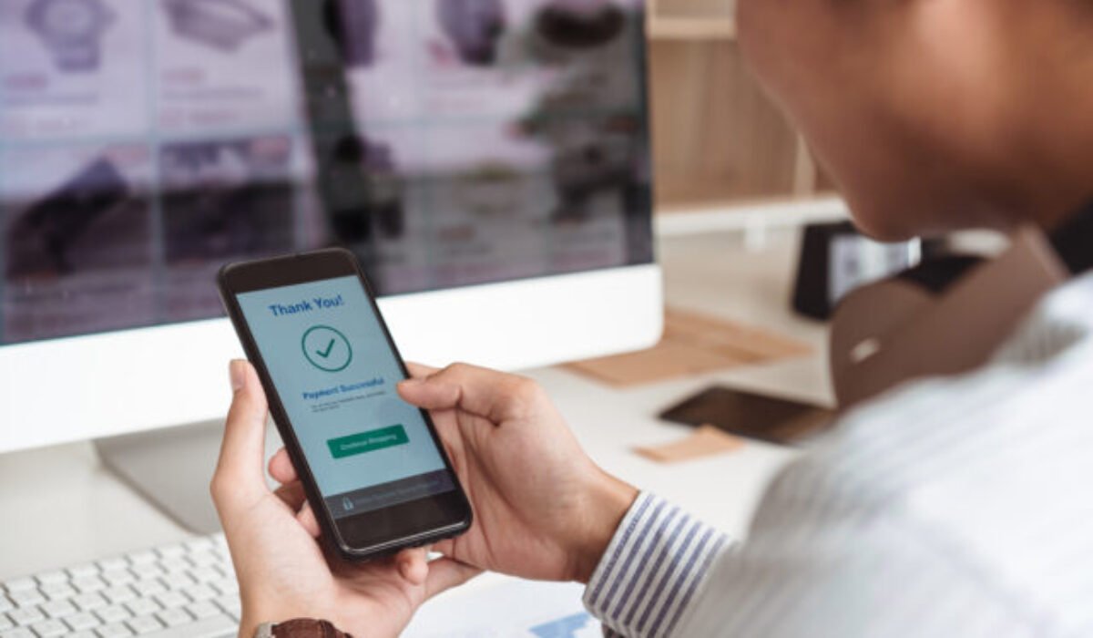 29730_visa_kyberbezpecnost-a-ai-640x420.jpg Prieskum Visa: Takmer polovica Slovákov sa počas nakupovania online stretla s podozrivými reklamami