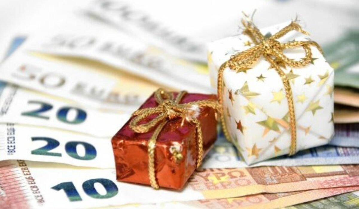 29830_darceky-1-640x420.jpg Od hotovosti po čínske e-shopy. Vianočné návyky Slovákov sa menia rýchlejšie než kedykoľvek predtým