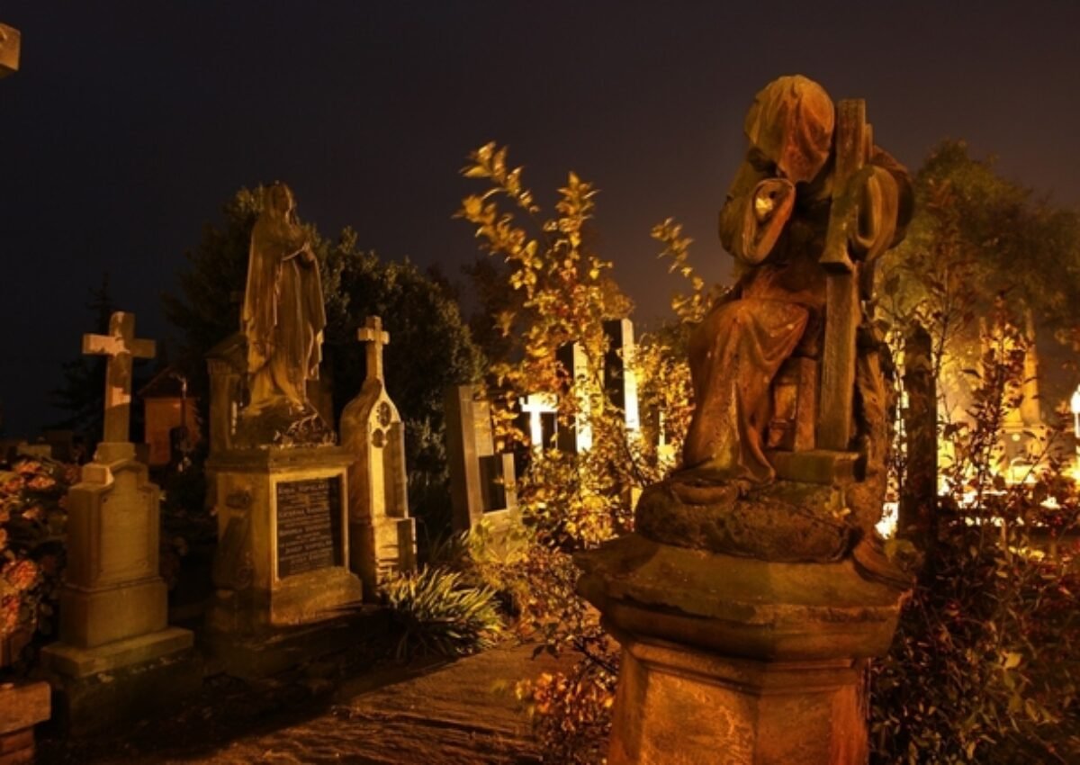 Všetkých svätých a Dušičky: Svetlo medzi živými a mŕtvymi