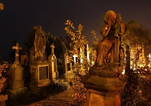 Všetkých svätých a Dušičky: Svetlo medzi živými a mŕtvymi