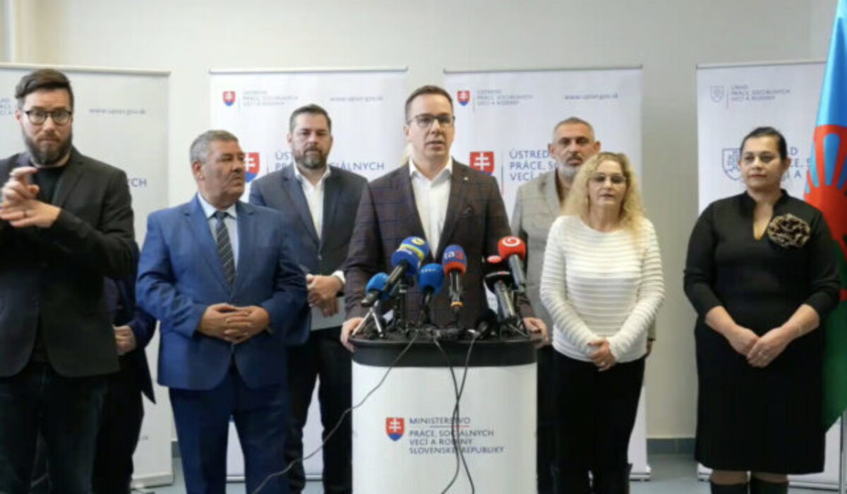 Tomáš predstavil prvé čísla programu Práca namiesto dávok, tisíce ľudí dostali ponuky a desiatkam už hrozí krátenie dávky – VIDEO