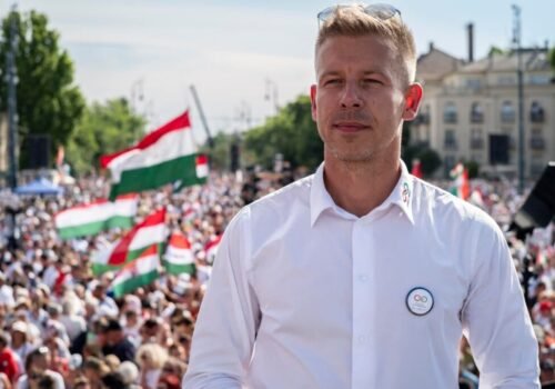 Bruselské elity chcú nahradiť Orbána prozápadným a proukrajinským Magyarom