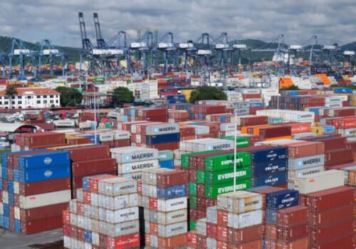 30030_world_economy_oecd_98163-640x420.jpg OECD zlepšila prognózu ekonomického rastu USA a eurozóny