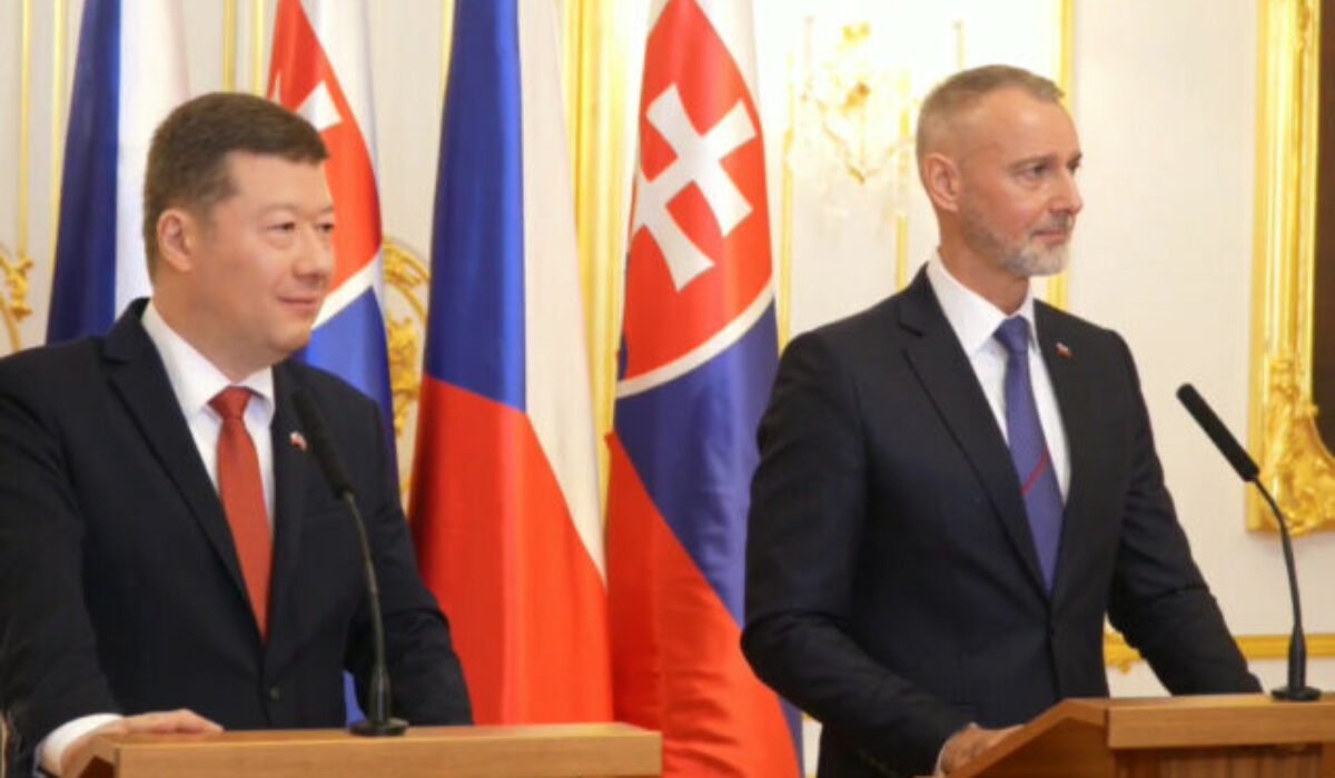 Predseda parlamentu Raši sa stretol s Okamurom, riešili česko-slovenské vzťahy aj Benešove dekréty – VIDEO