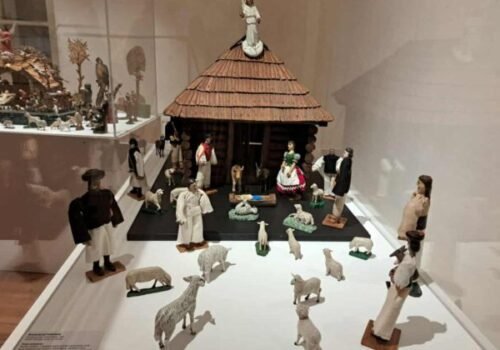 30066_594326834_865615842582137_7186871386696663780_n-640x420.jpg Spišské Podhradie je centrom betlehemov, najmenší z nich si ľudia pozrú cez mikroskopickú kameru