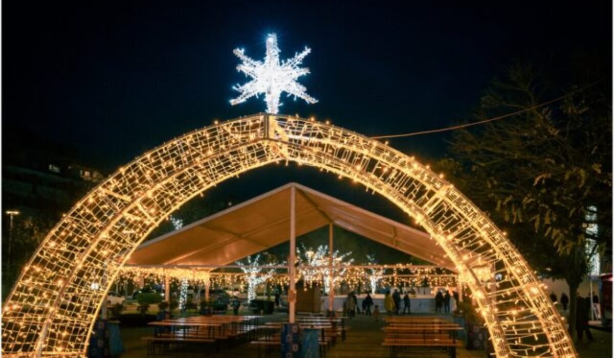 30490_titulka-senec-640x420.jpg Senec sa čoskoro ponorí do vianočnej atmosféry, na trhoch nebude chýbať drevený betlehem ani klzisko