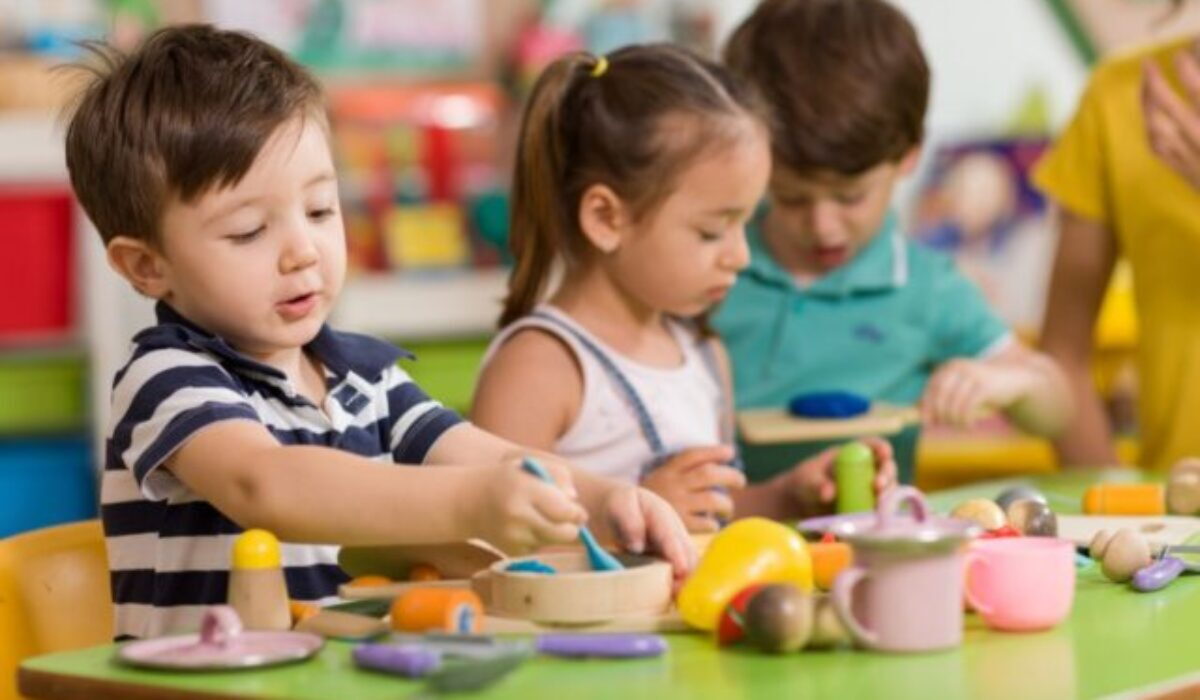 Vláda schválila nový akčný plán pre deti, má zlepšiť dostupnosť a koordináciu služieb