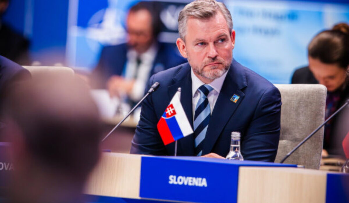 Pellegrini varuje pred tvrdým zásahom z Bruselu, zrušenie ÚOO môže Slovensko pripraviť o eurofondy