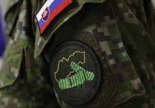 Vzdušný priestor treba chrániť aj počas Vianoc, Kaliňák navštívil vojakov počas sviatočnej služby – VIDEO