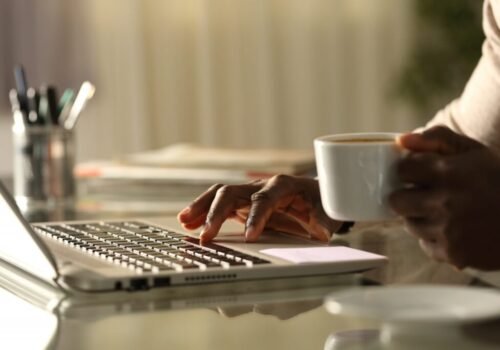 Home office: Výhody a nevýhody – oplatí sa pracovať v pyžame ?