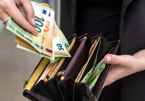 Minimálna mzda na Slovensku vzrástla o 99 eur, vyššie príjmy čakajú tisíce zamestnancov