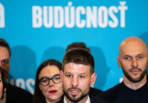 PS varuje pred oslabením boja proti extrémizmu. Novela SNS má rušiť tresty za držbu materiálov